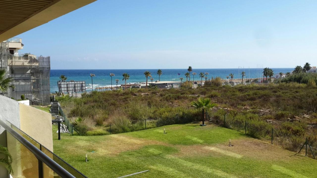 Marina Del Castillo, Duquesa Beachfront Apartment Манільва Екстер'єр фото