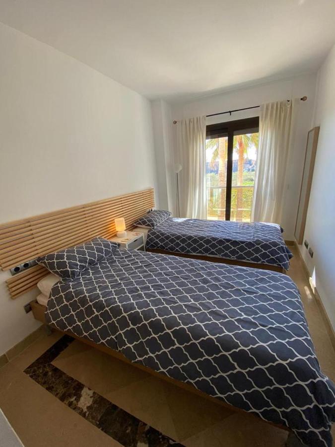 Marina Del Castillo, Duquesa Beachfront Apartment Манільва Екстер'єр фото
